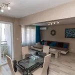 Niko\'S 2 Bedroom Central Apartment